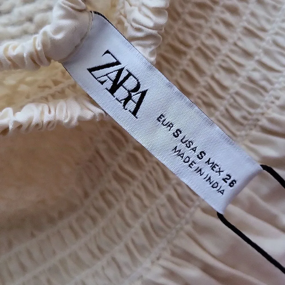 ZARA Adorable Cream Lace Skirt.‎ Size S